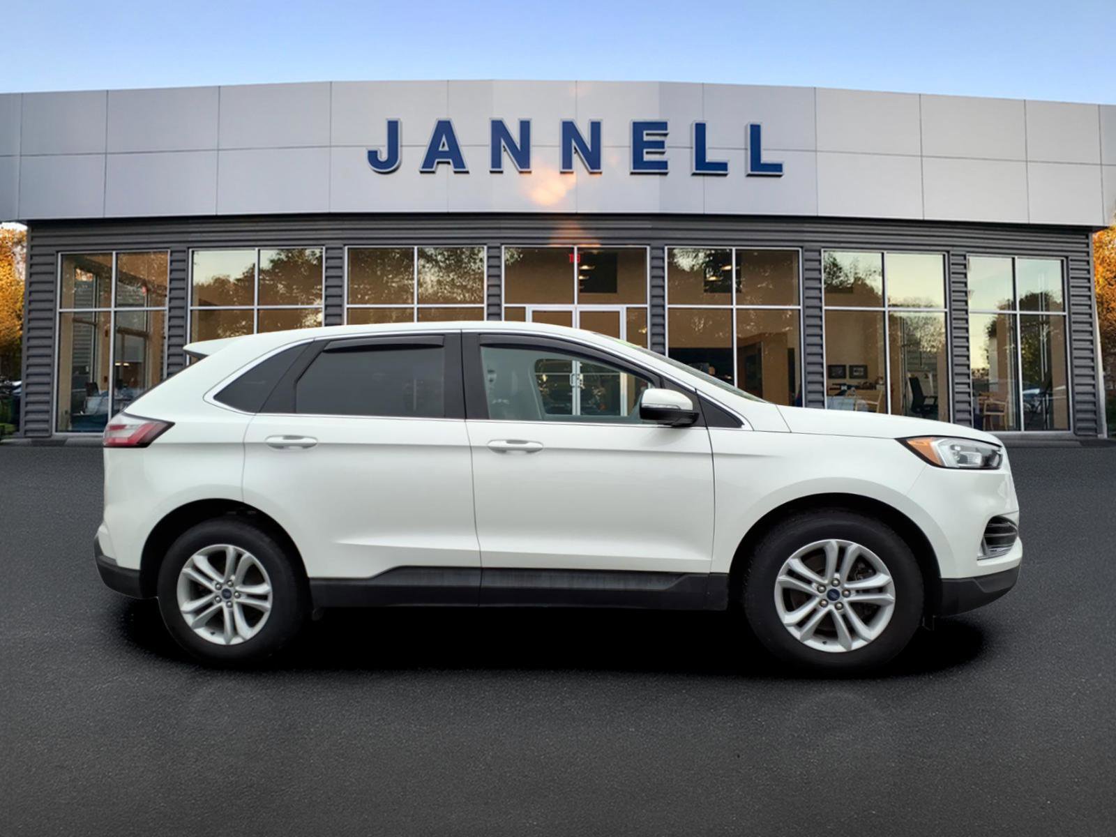 Used 2020 Ford Edge SEL w/ Convenience Package image 4