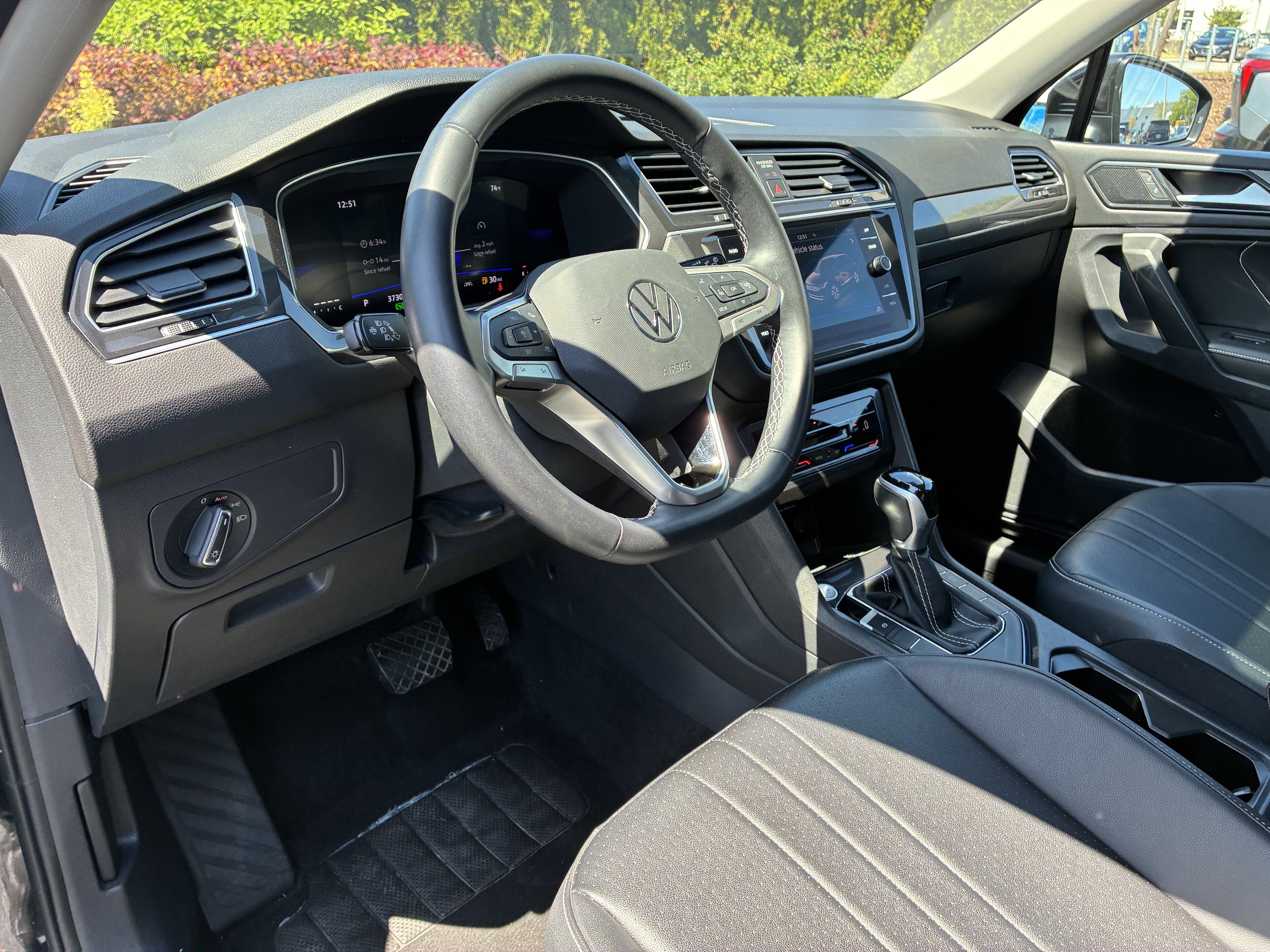 Used 2024 Volkswagen Tiguan SE FWD image 22