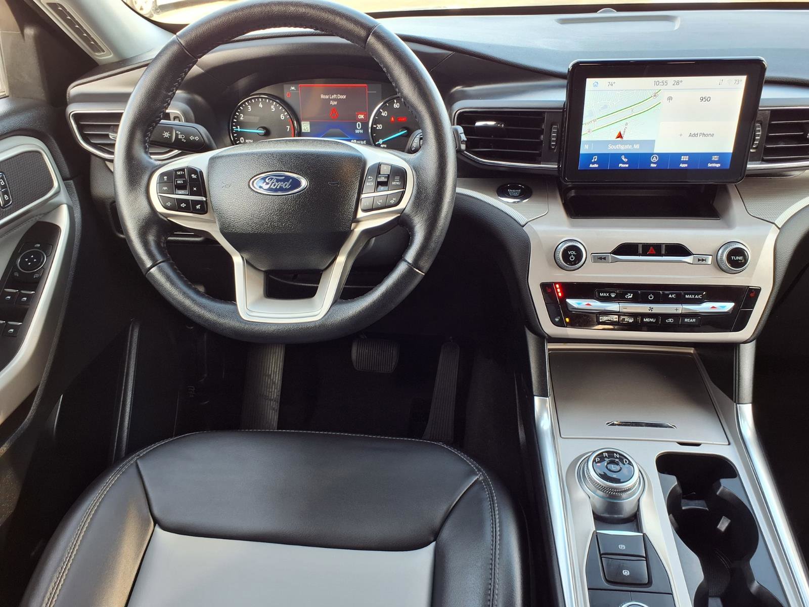 Used 2023 Ford Explorer XLT w/ Equipment Group 202A image 6