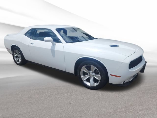 Used 2020 Dodge Challenger SXT RWD image 15