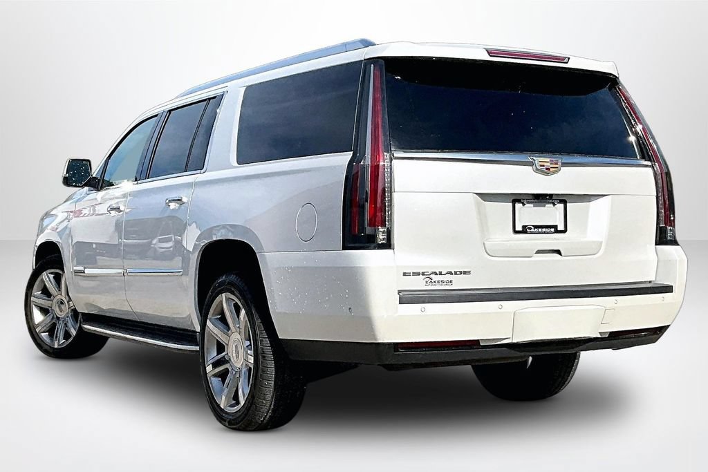 Used 2017 Cadillac Escalade ESV Luxury AWD/4WD image 4