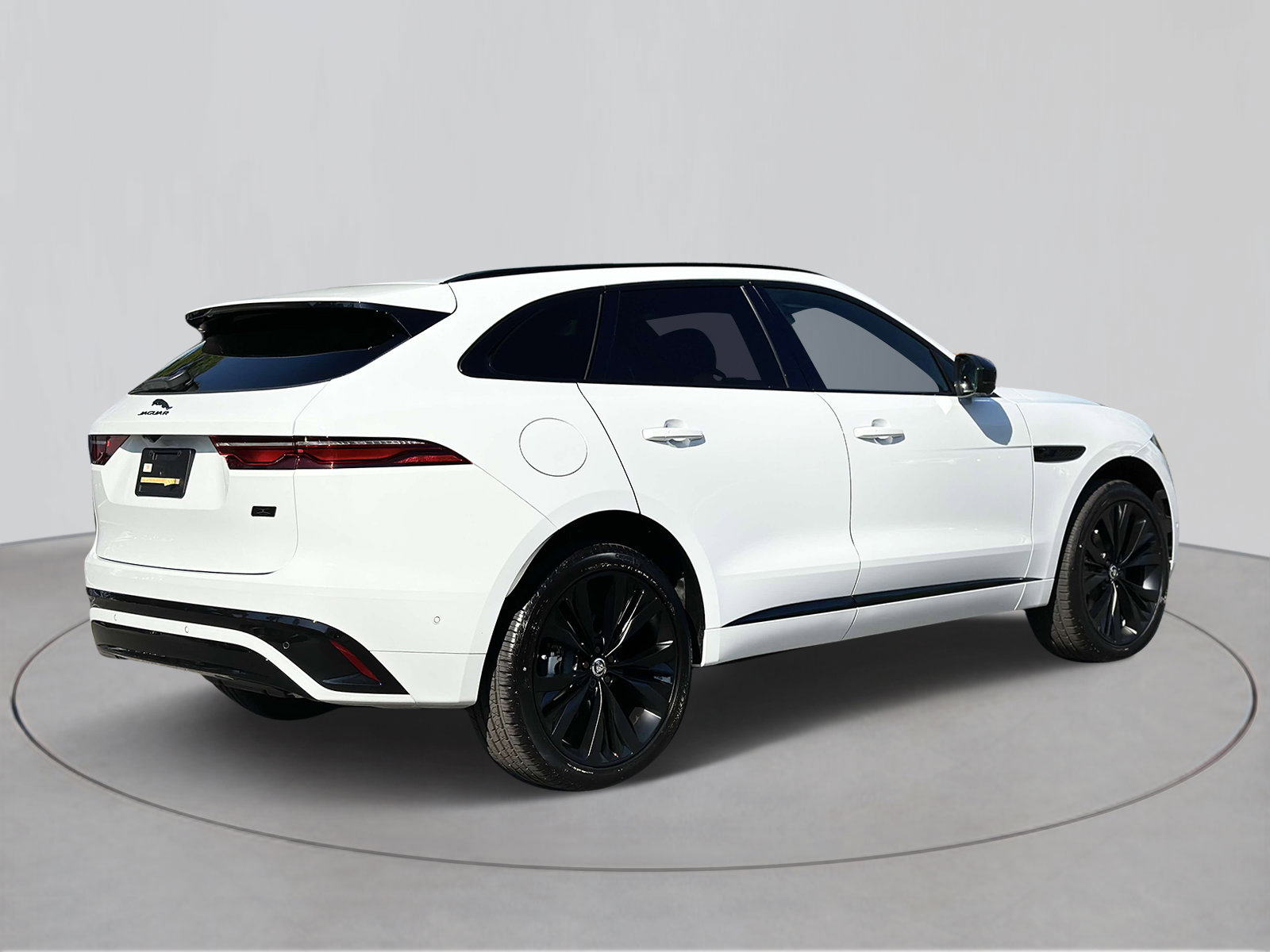 New 2026 Jaguar F-PACE R-Dynamic S image 4