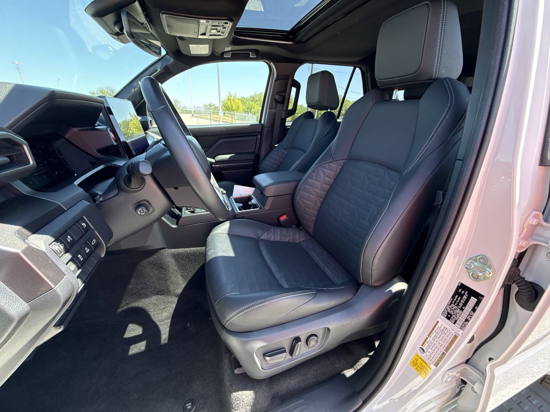 Certified 2025 Toyota 4Runner TRD Off-Road Premium AWD/4WD image 13