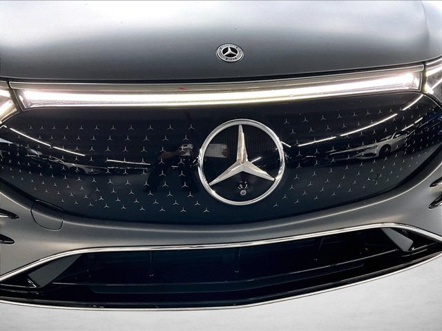 Used 2023 Mercedes-Benz EQS 580 4MATIC Sedan image 29