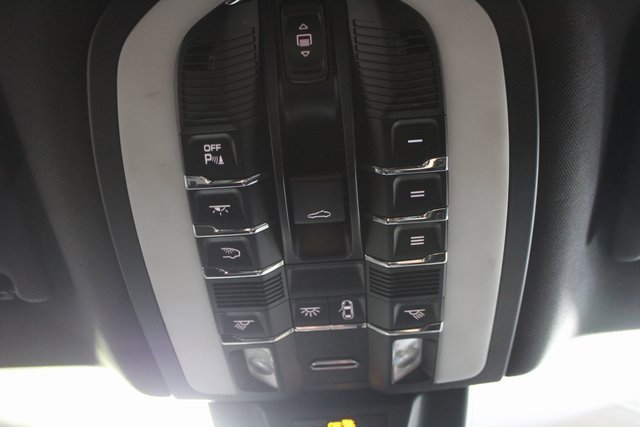 Used 2018 Porsche Macan GTS image 21