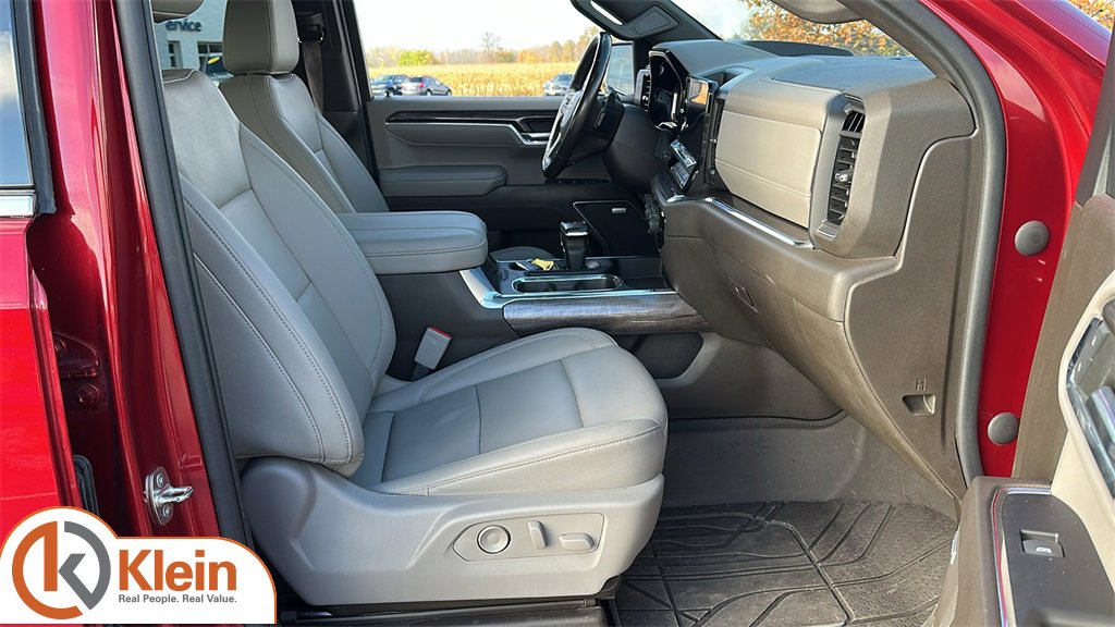 Used 2023 Chevrolet Silverado 1500 LTZ w/ Technology Package image 31