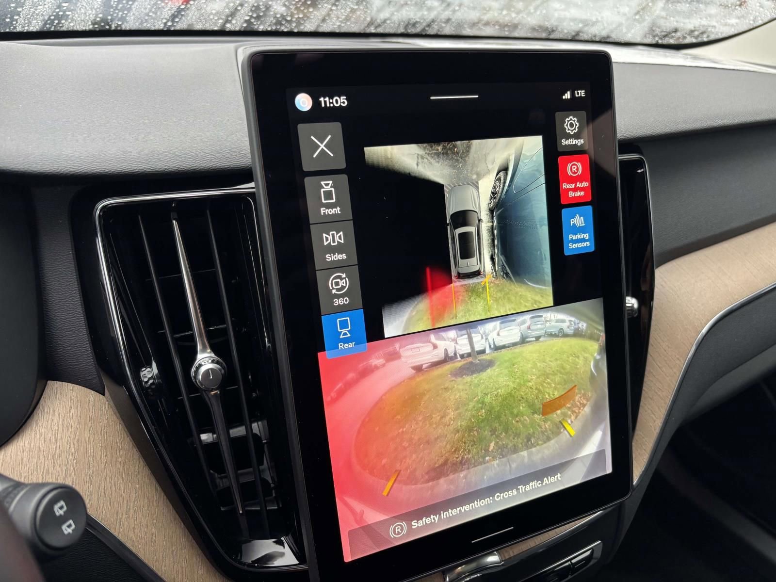 New 2026 Volvo XC60 B5 Plus w/ Protection Package Premier image 18