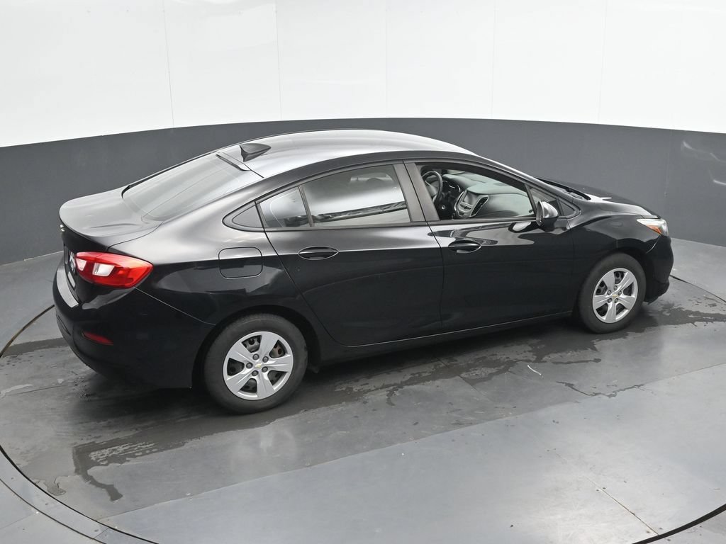 Used 2017 Chevrolet Cruze LS FWD image 28