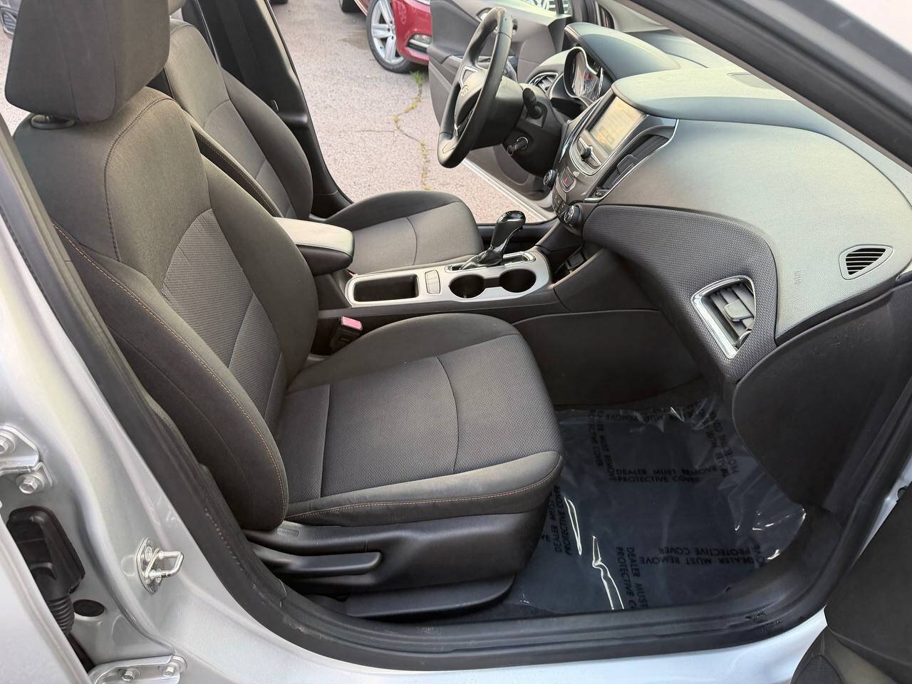 Used 2018 Chevrolet Cruze LS FWD image 13