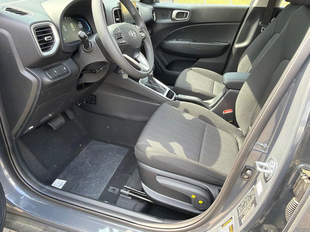 New 2026 Hyundai Venue SE image 9