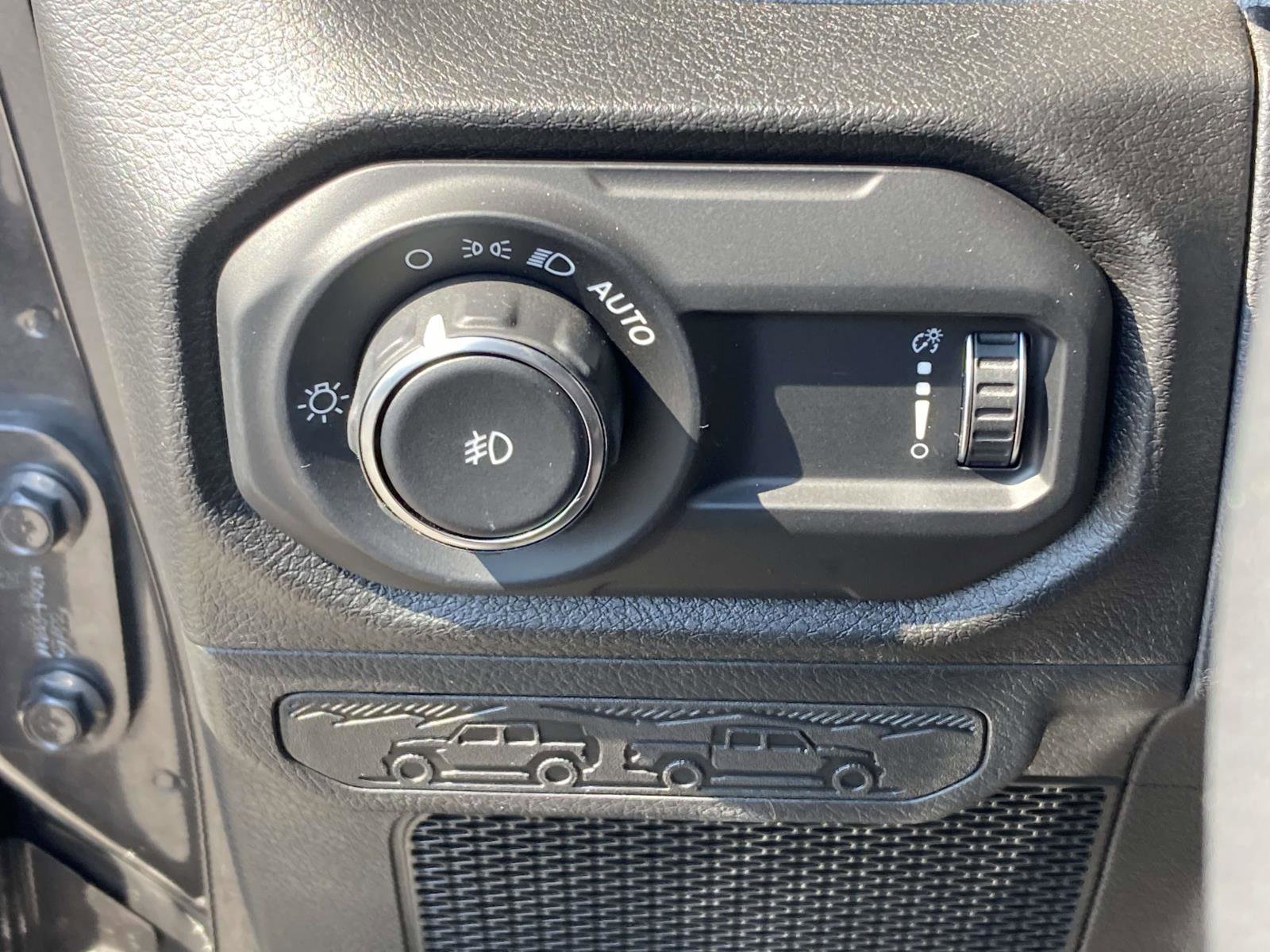 Used 2024 Jeep Wrangler Unlimited Sport image 19