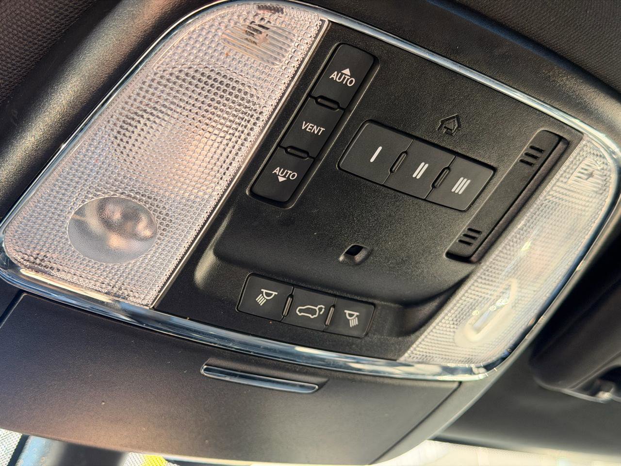 Used 2021 Jeep Grand Cherokee Limited AWD/4WD image 32