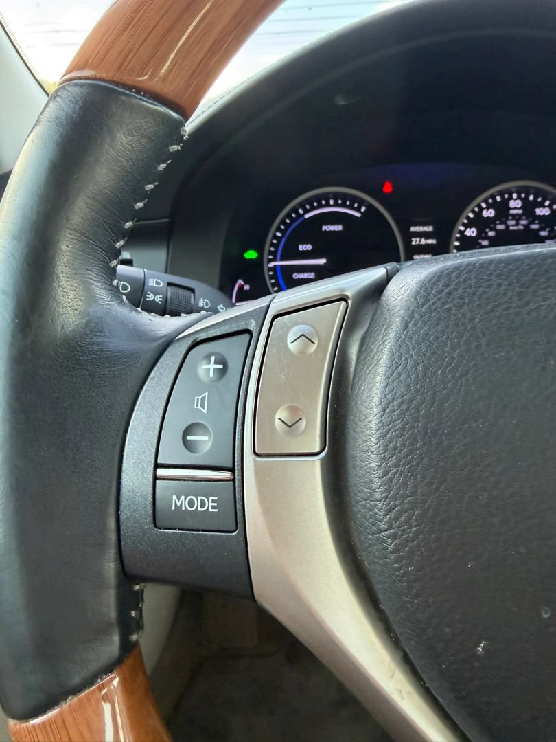 Used 2013 Lexus ES 300h w/ Luxury Pkg FWD image 22