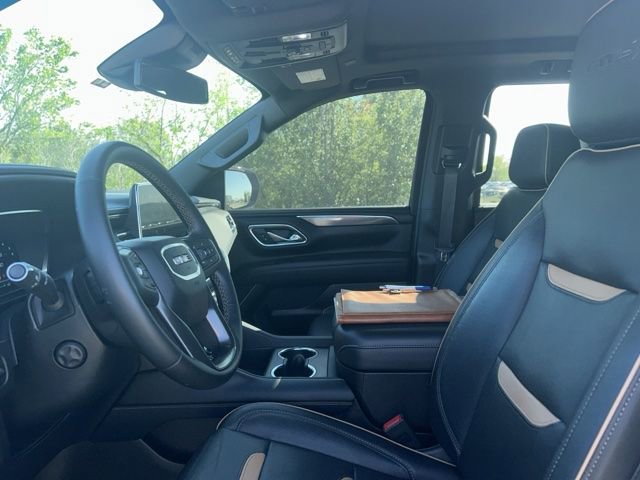 Used 2024 GMC Yukon AT4 w/ Technology Package image 11