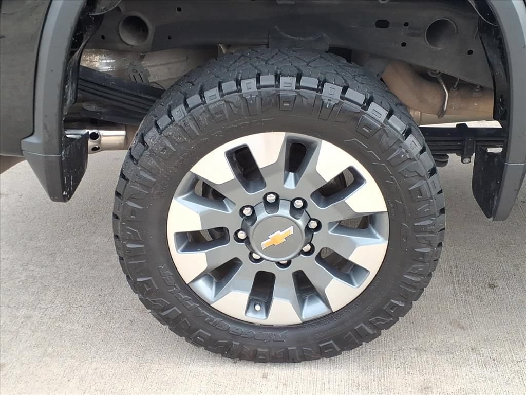 Used 2023 Chevrolet Silverado 2500 Custom w/ Custom Value Package AWD/4WD image 13