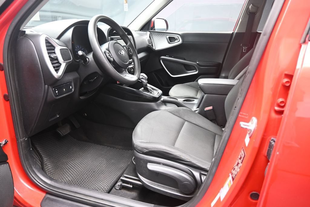 Used 2020 Kia Soul LX FWD image 17