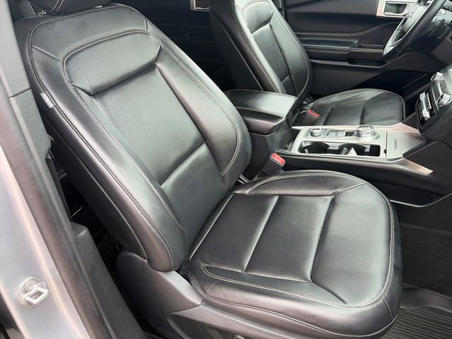 Used 2020 Ford Explorer XLT w/ Equipment Group 202A image 35