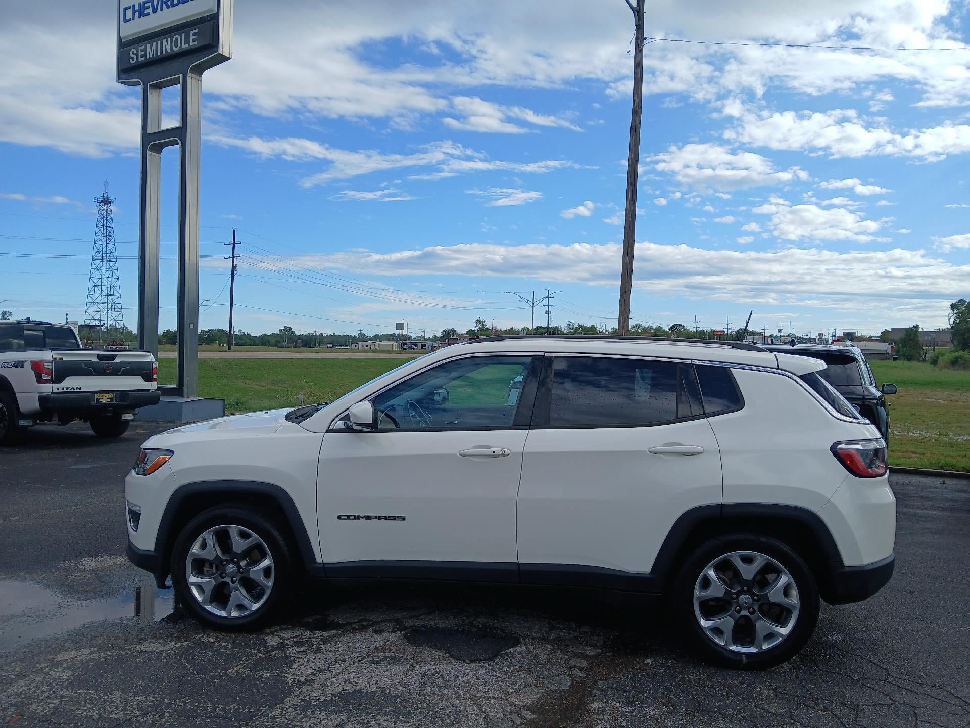 Used 2021 Jeep Compass Limited FWD image 2