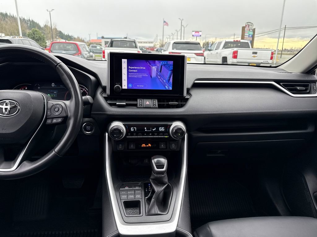 Used 2023 Toyota RAV4 XLE Premium image 26