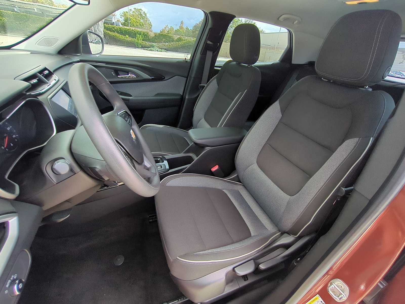Used 2021 Chevrolet TrailBlazer LS FWD image 22