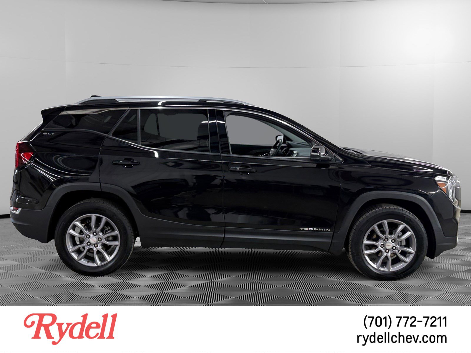 Used 2024 GMC Terrain SLT w/ Tech Package AWD/4WD image 6