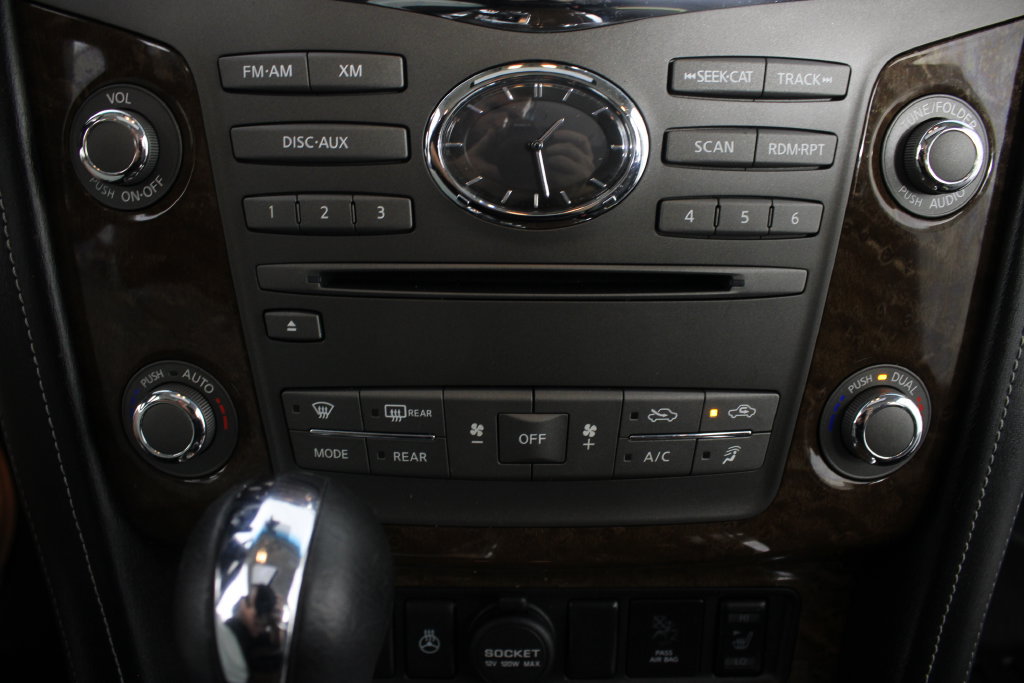 Used 2017 INFINITI QX80 4WD image 5