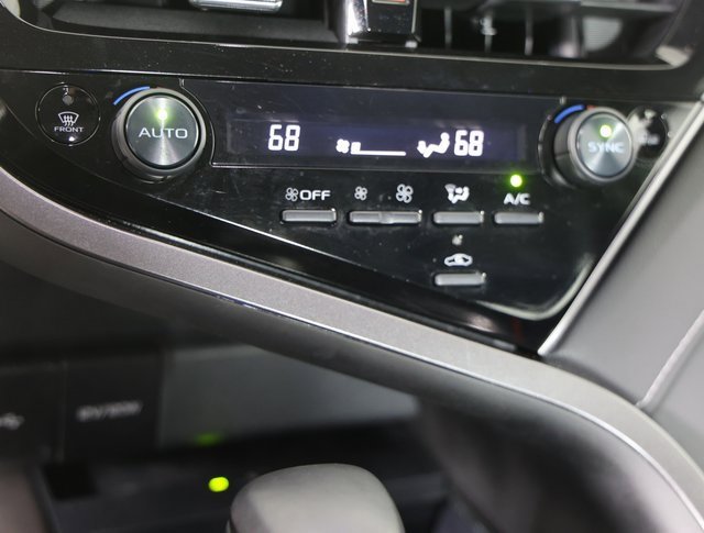 Used 2023 Toyota Camry XSE image 16