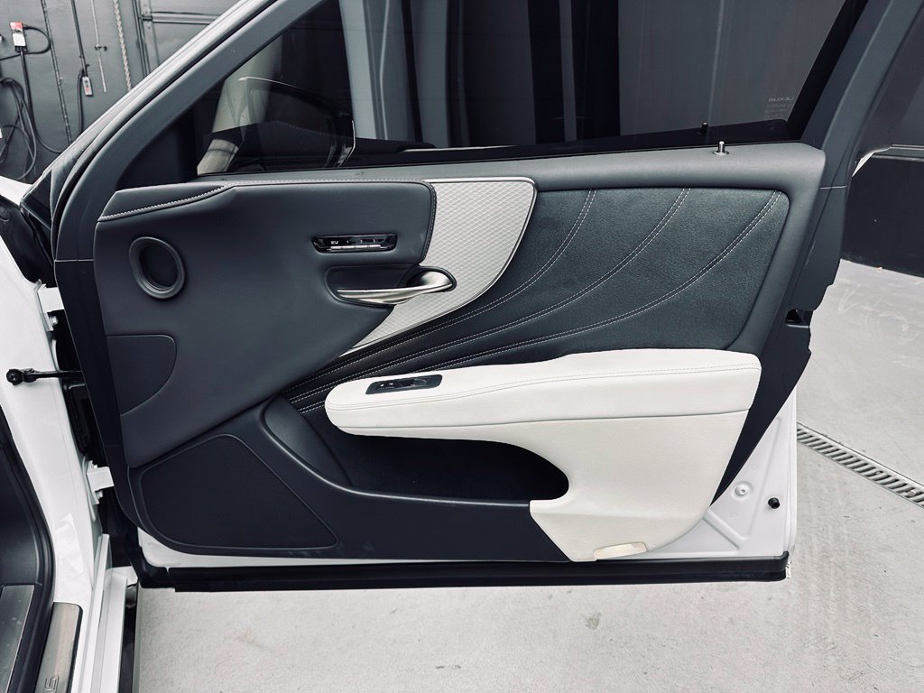 Used 2022 Lexus LS 500 F Sport AWD/4WD image 34