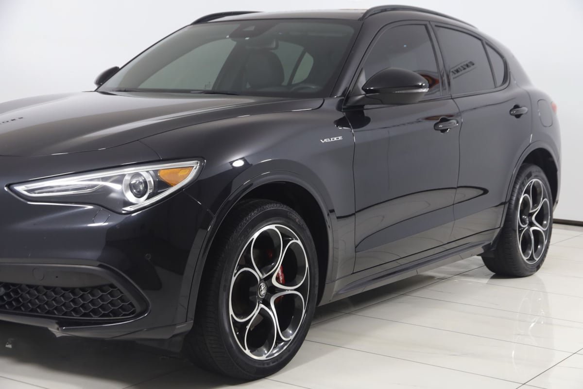 Used 2023 Alfa Romeo Stelvio Veloce AWD/4WD image 51