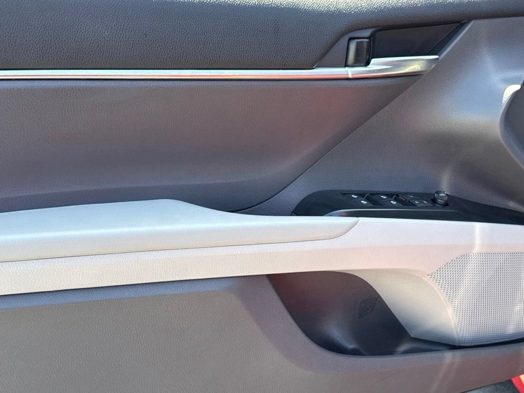 Certified 2020 Toyota Camry SE FWD image 17