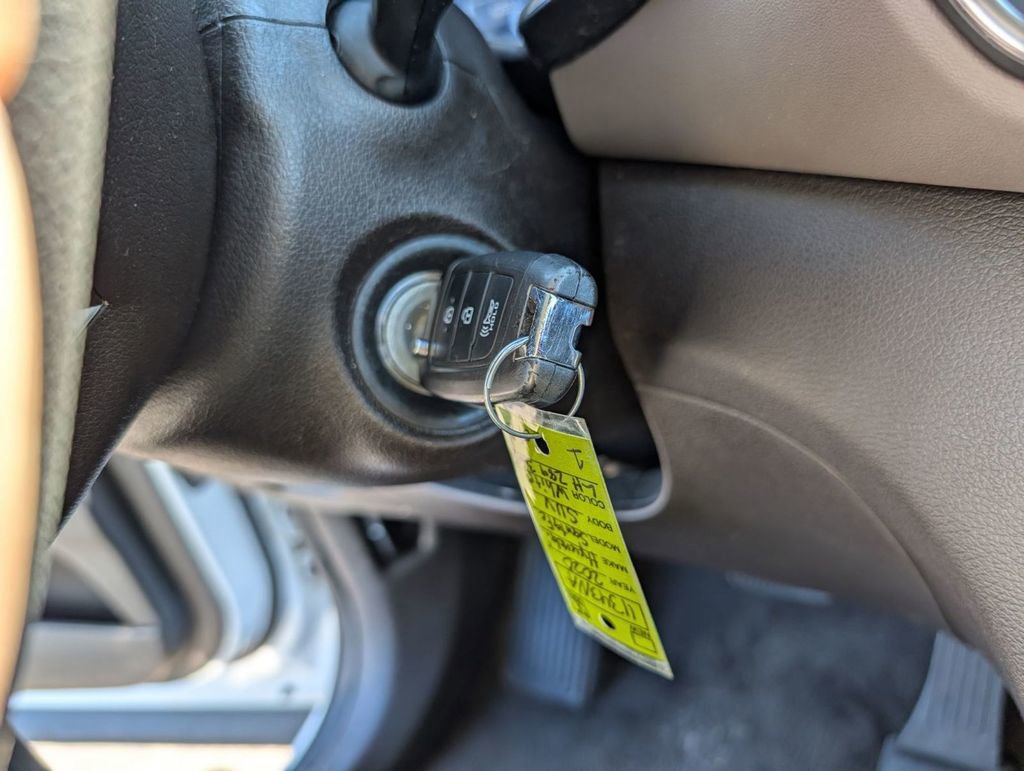 Used 2020 Hyundai Santa Fe SE image 35