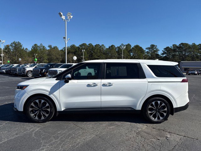 Used 2023 Kia Carnival EX image 6