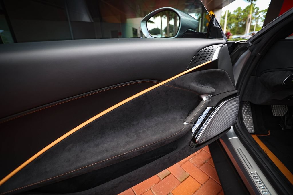 Certified 2022 Ferrari Roma RWD image 44