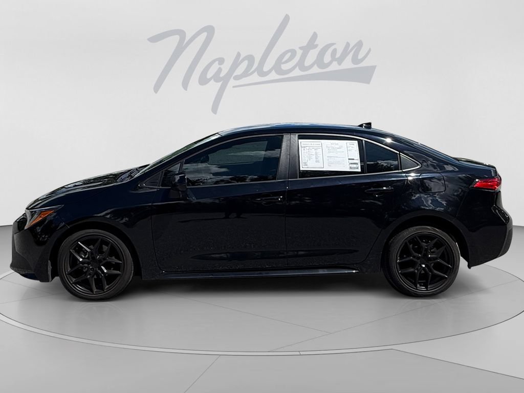 Used 2023 Toyota Corolla LE FWD image 2