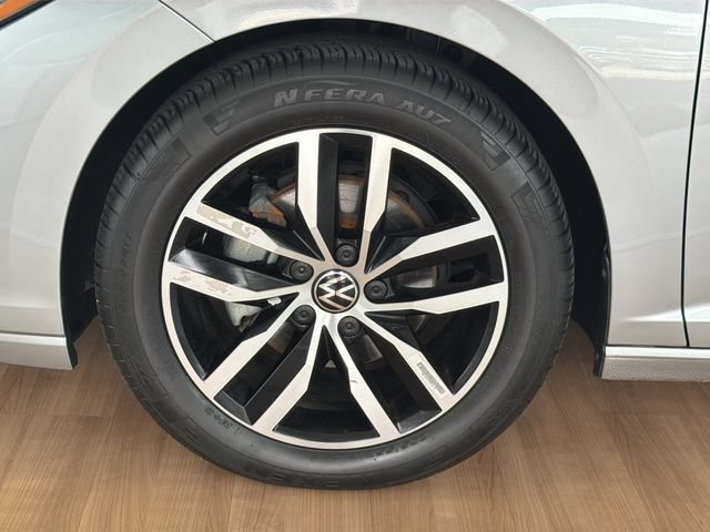 Certified 2026 Volkswagen Jetta SE FWD image 9