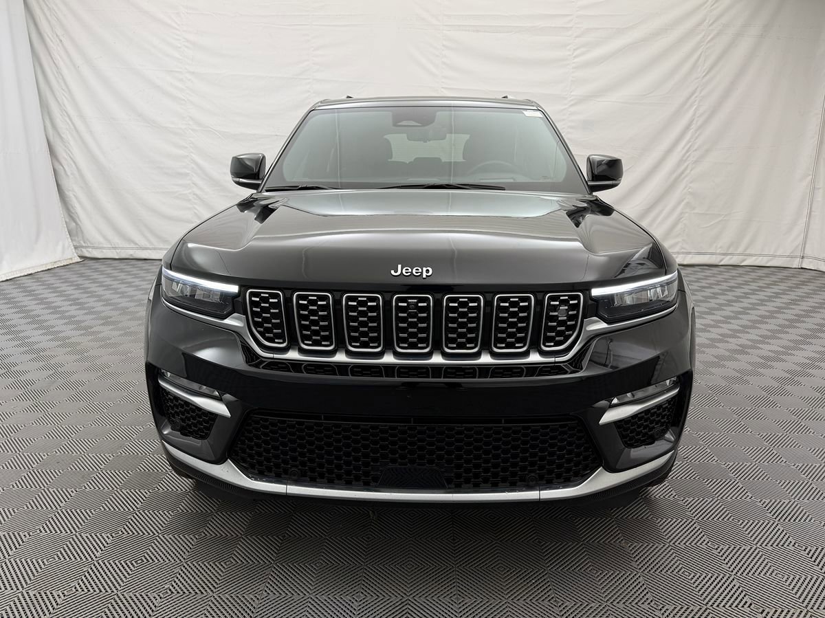 Used 2022 Jeep Grand Cherokee Summit AWD/4WD image 2