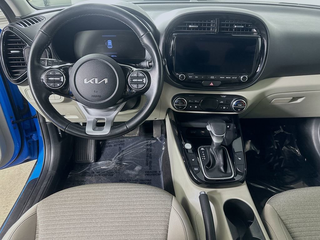 Used 2025 Kia Soul EX image 17