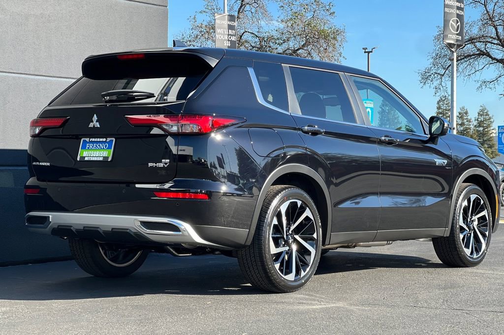 New 2025 Mitsubishi Outlander SE image 5