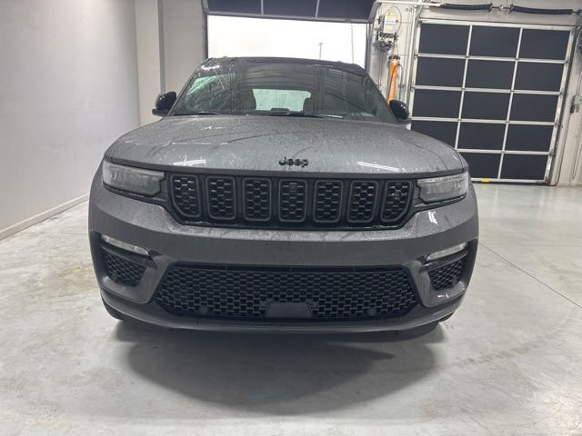 Used 2025 Jeep Grand Cherokee Summit image 2