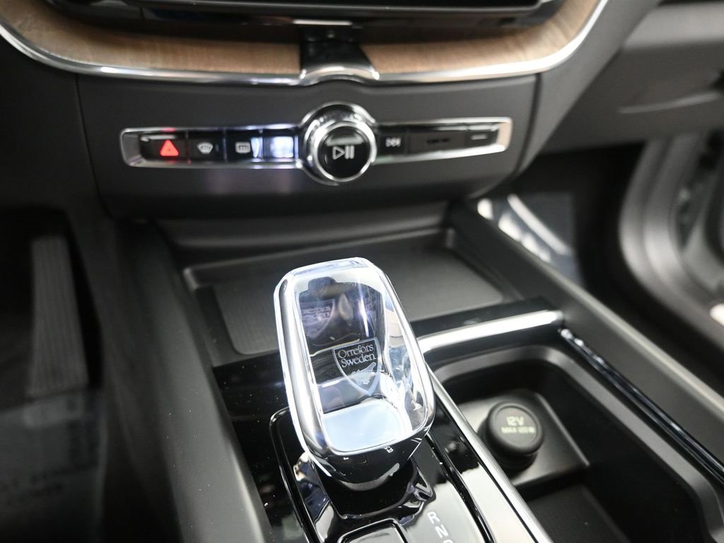 New 2026 Volvo XC60 B5 Plus w/ Protection Package Premier image 23