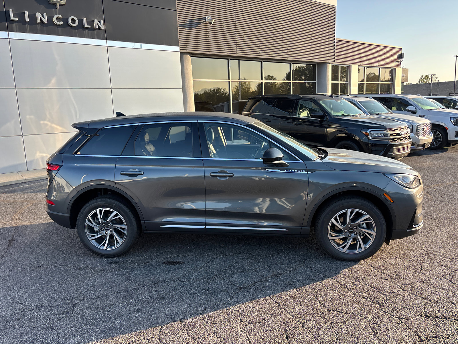 New 2025 Lincoln Corsair AWD image 8