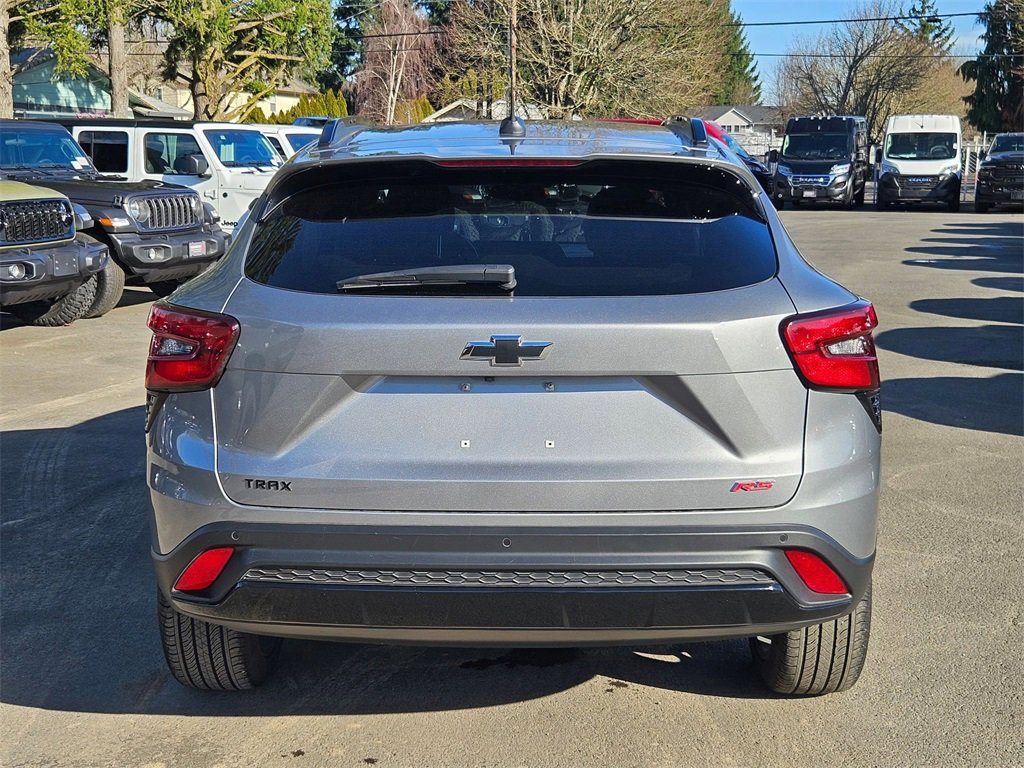 Used 2024 Chevrolet Trax RS w/ Sunroof Package image 6