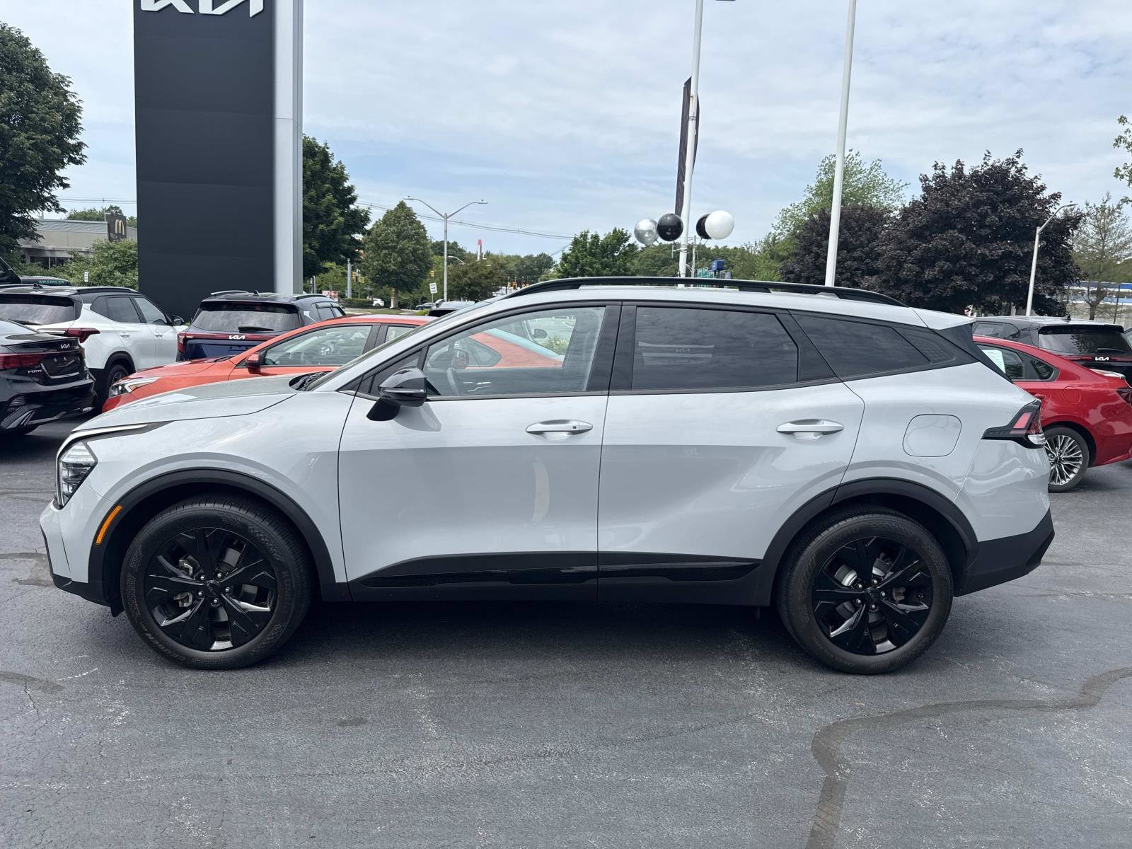Used 2025 Kia Sportage X-Line w/ Premium Package AWD/4WD image 2