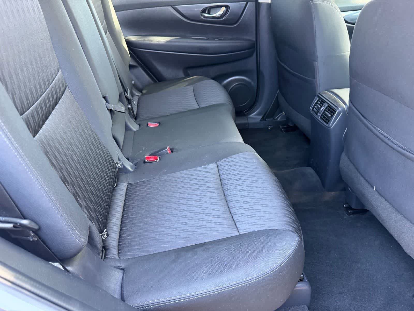 Used 2020 Nissan Rogue SV FWD image 29