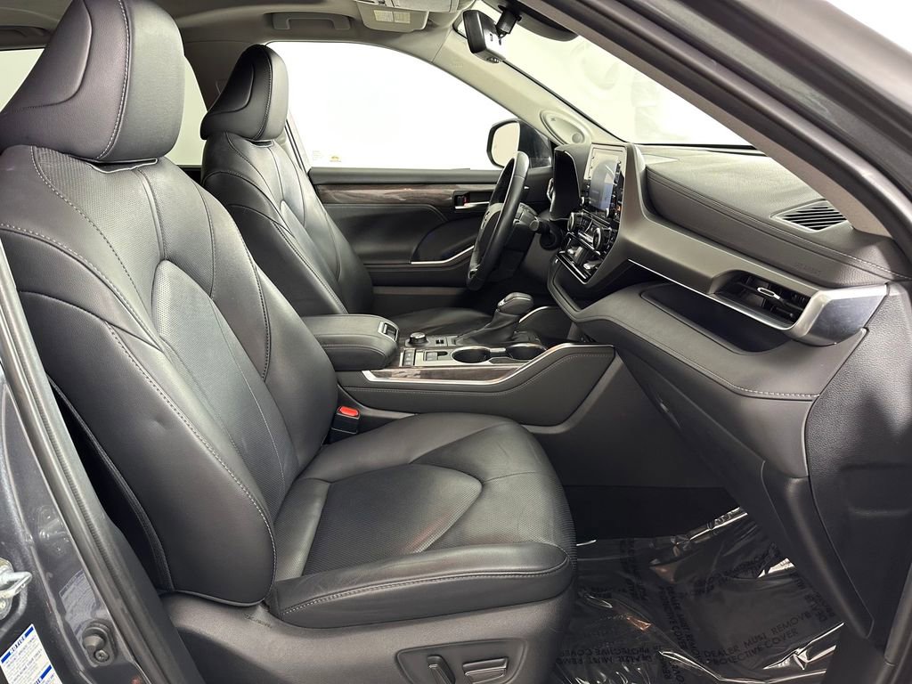 Used 2020 Toyota Highlander Limited AWD/4WD image 22