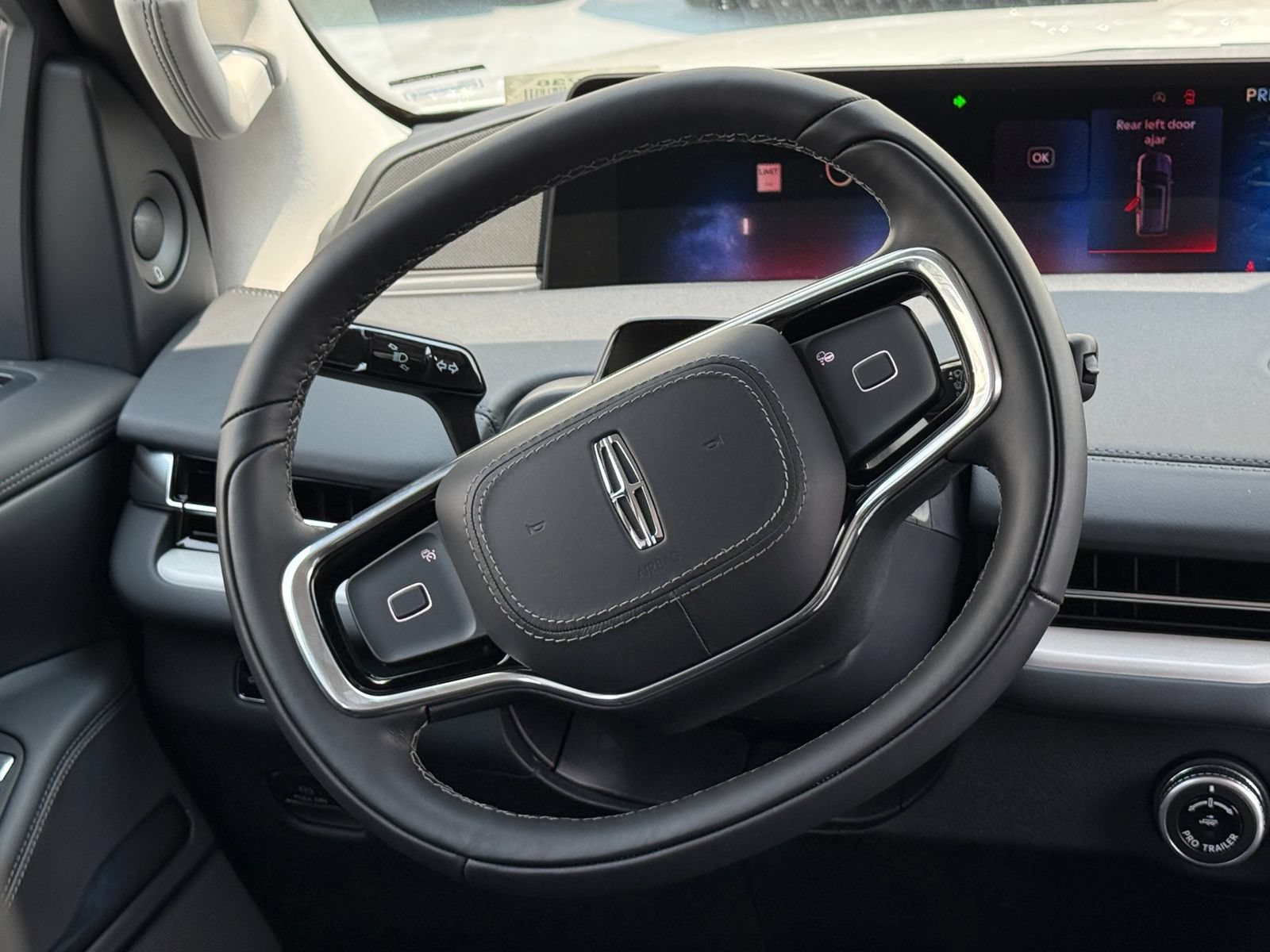 New 2027 Lincoln Navigator L Premier AWD/4WD image 21