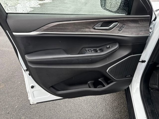 Used 2022 Jeep Grand Cherokee Limited 4xe w/ Luxury Tech Group II image 20