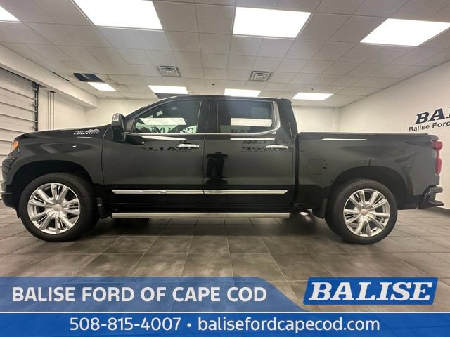 Used 2024 Chevrolet Silverado 1500 High Country w/ Technology Package AWD/4WD image 4