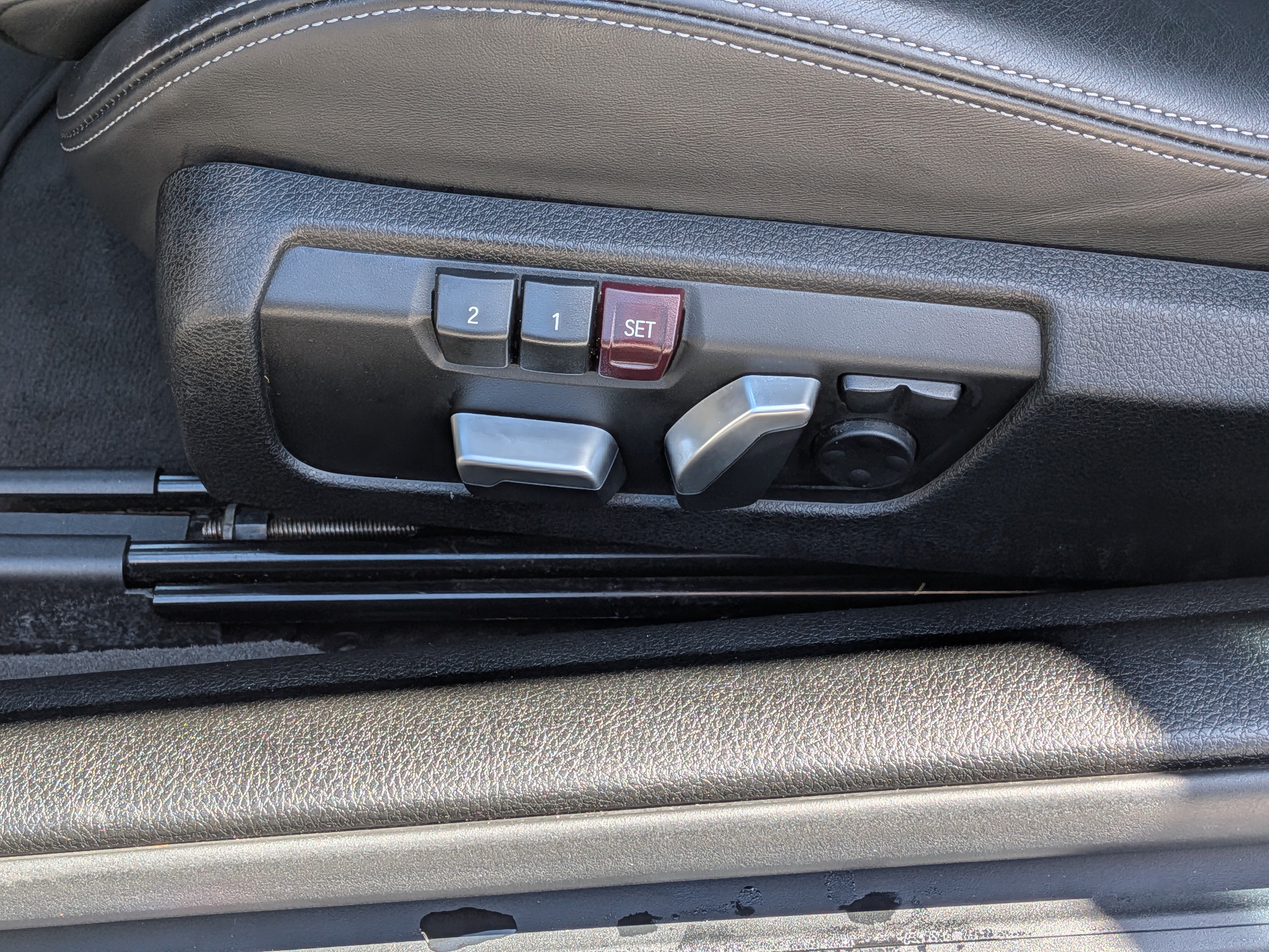 Used 2018 BMW M4 Convertible RWD image 19