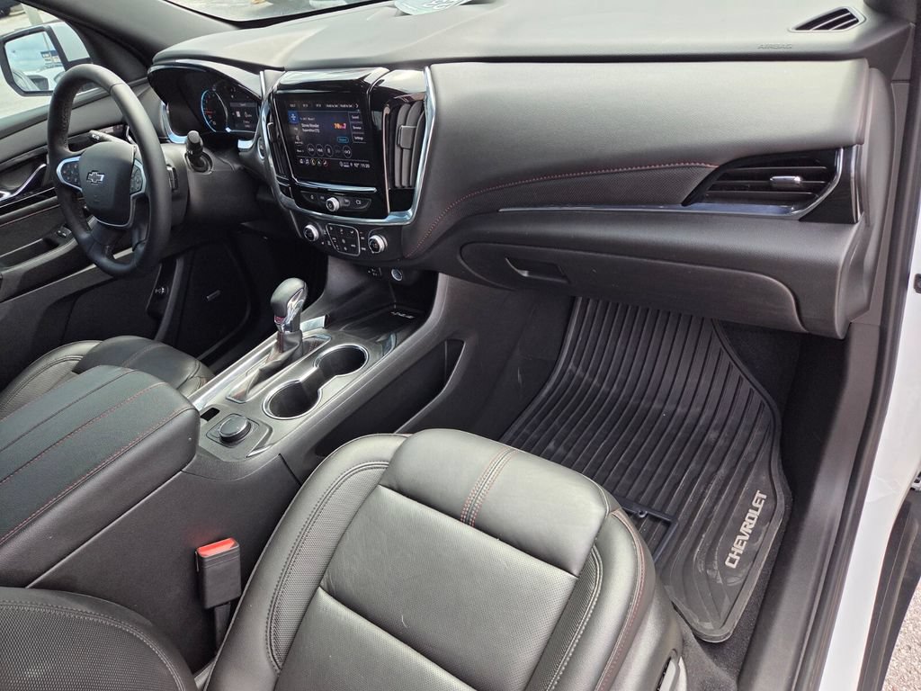 Used 2023 Chevrolet Traverse RS FWD image 19